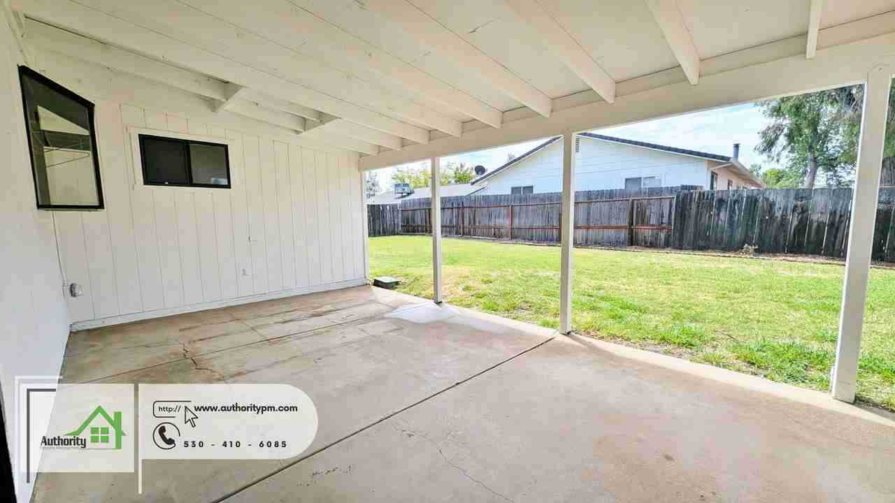 1027 Goodview Way - Photo 7 of 17