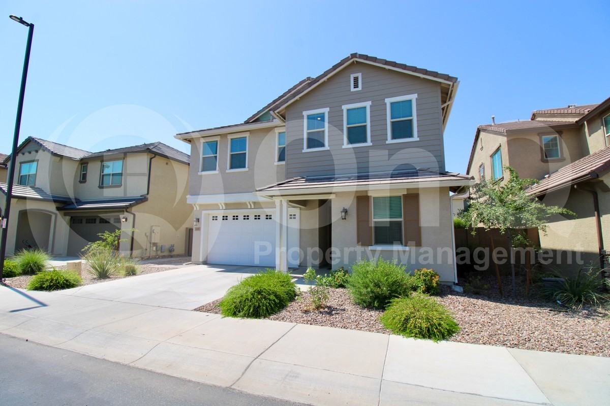 1045 E Thompson Way - Photo 2 of 25
