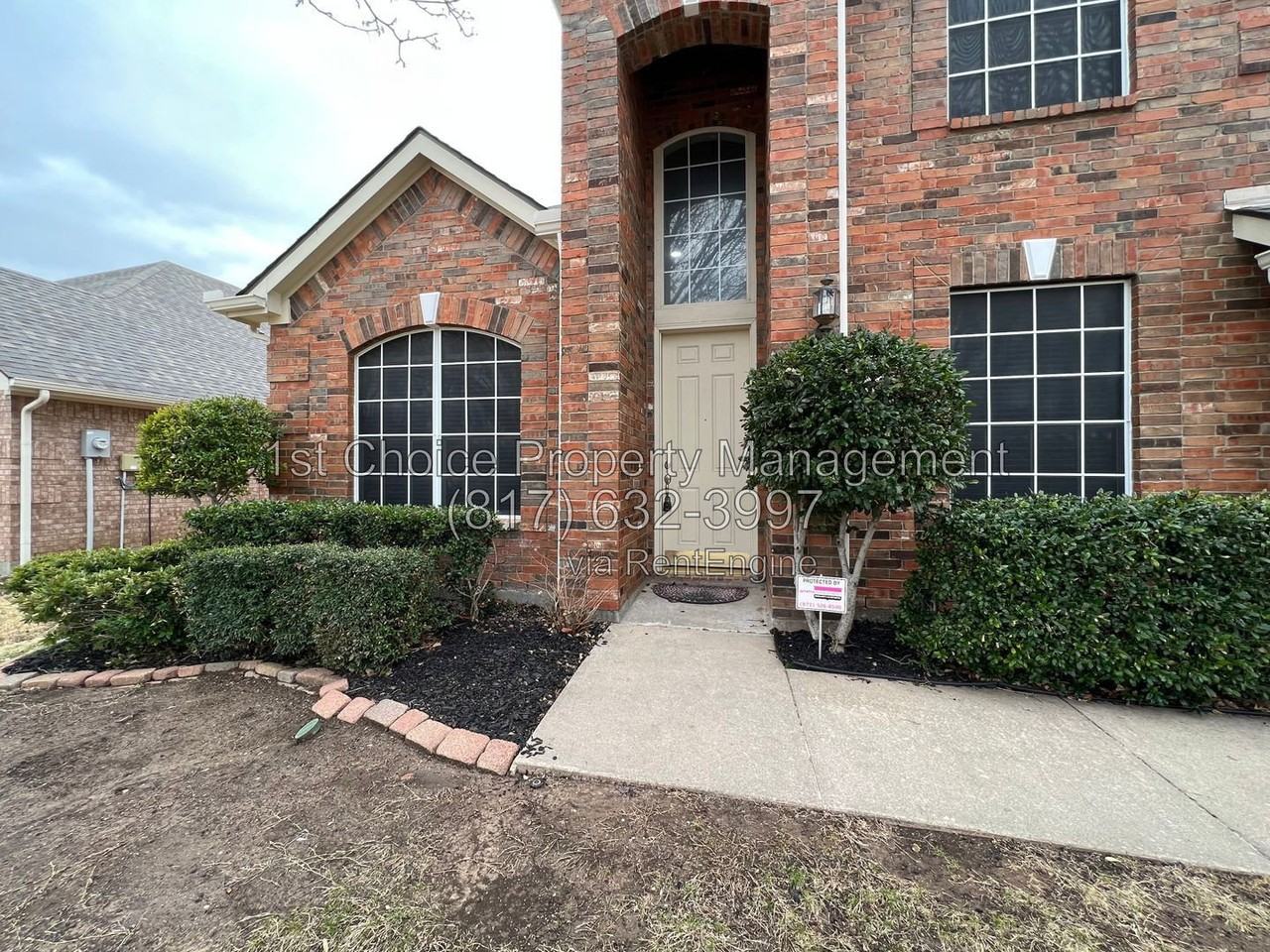 5312 Scenic Point Dr - Photo 2 of 25