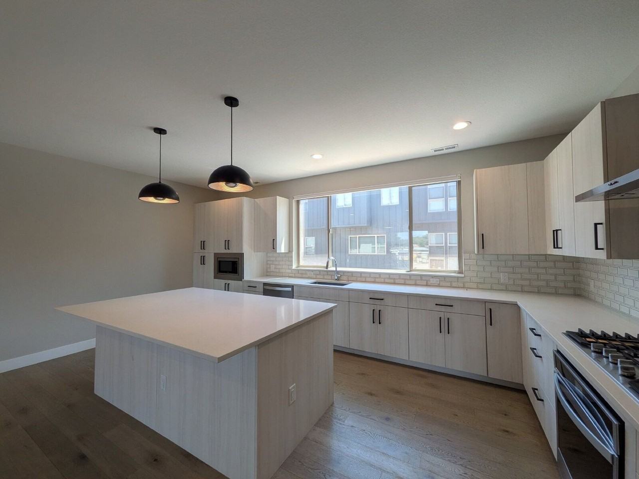 5009 S Prince Pl - Photo 3 of 25