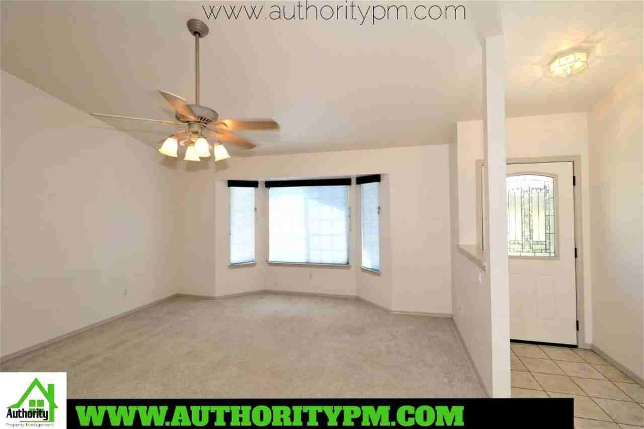 1526 Imperial Dr - Photo 5 of 25