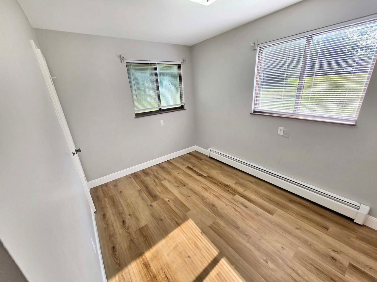 136 N Lake St #9 - Photo 4 of 9