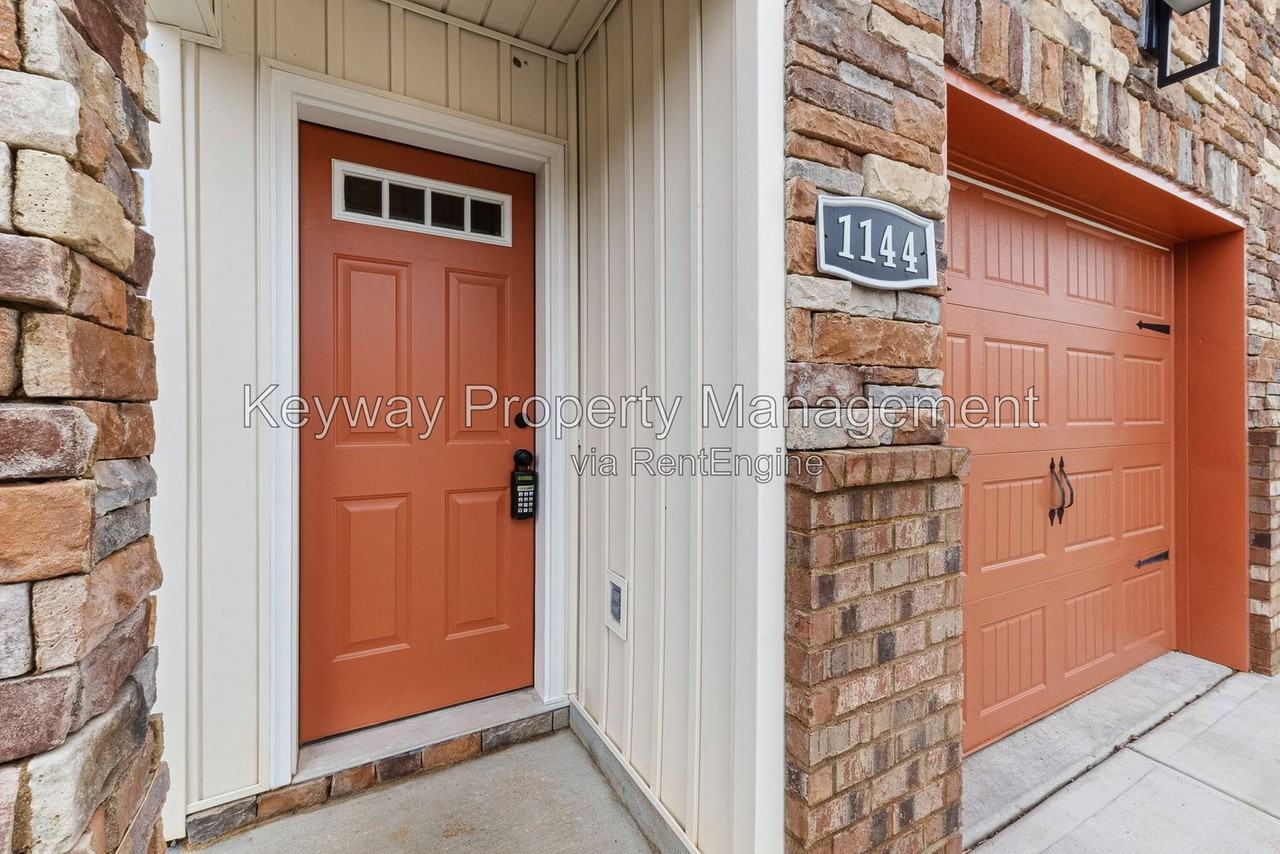 1144 Carolina Ave - Photo 4 of 25