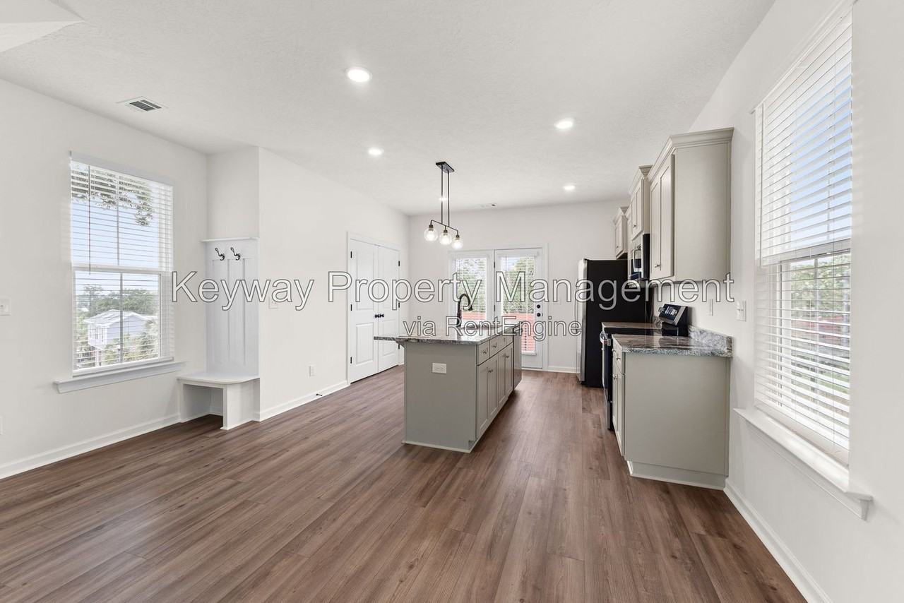 1144 Carolina Ave - Photo 7 of 25
