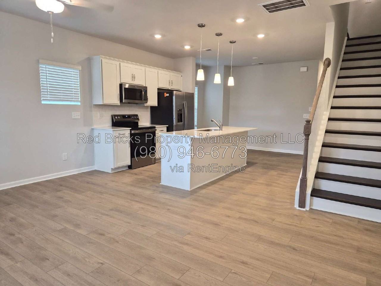 6510 Harlech Street - Photo 5 of 15