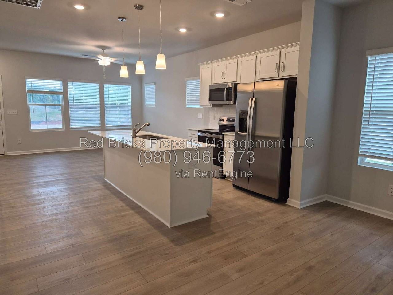6510 Harlech Street - Photo 6 of 15
