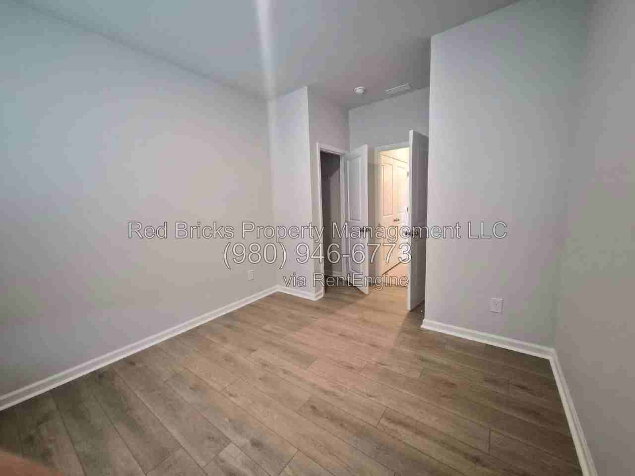 6510 Harlech Street - Photo 7 of 15