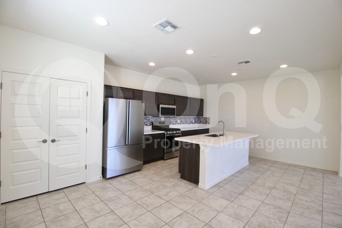 14238 W Bronco Trl - Photo 4 of 32