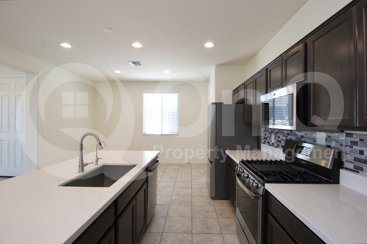 14238 W Bronco Trl - Photo 6 of 32