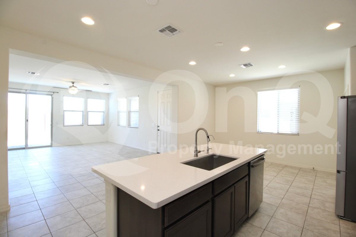 14238 W Bronco Trl - Photo 7 of 32