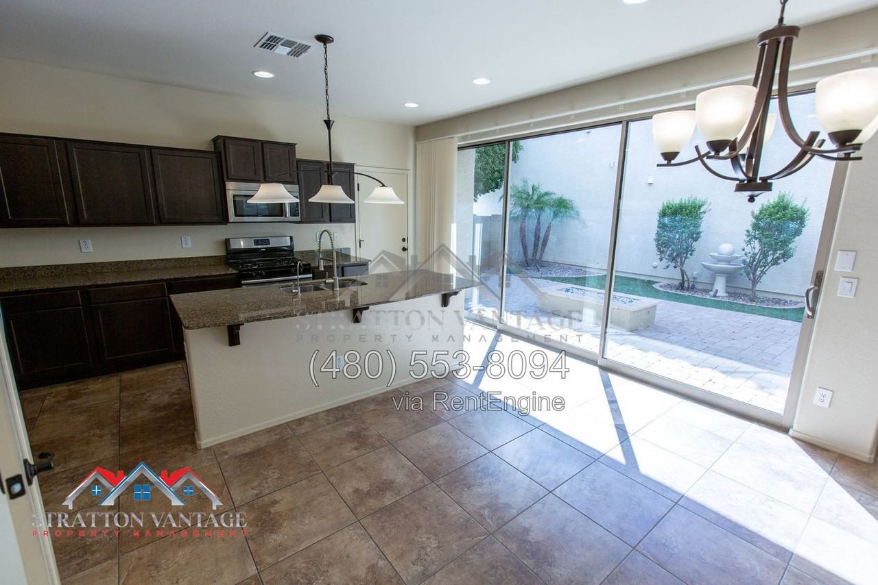 4467 E Remington Dr - Photo 7 of 50