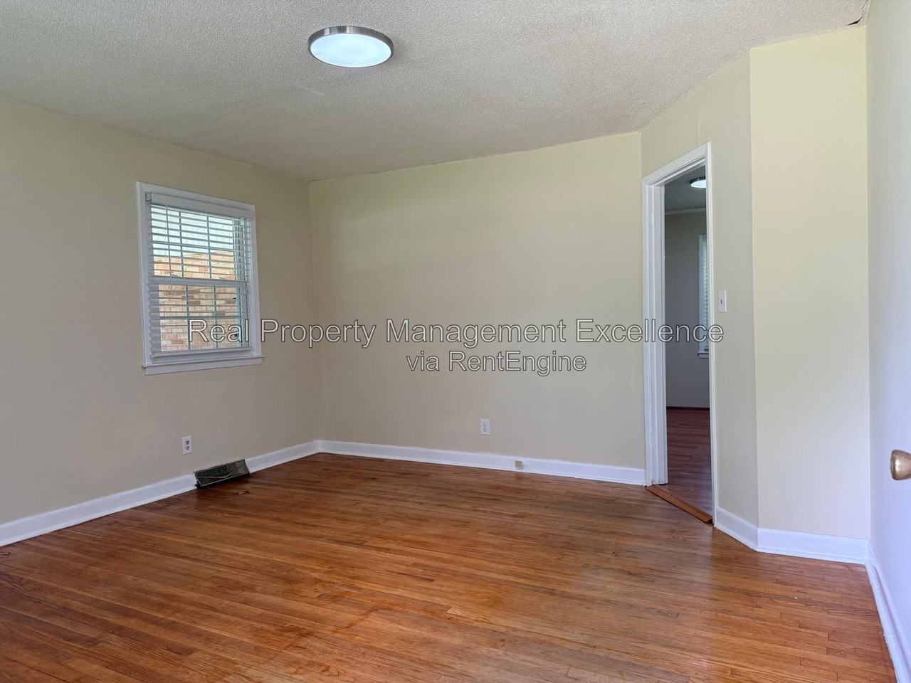 415 W 2nd St - Photo 3 of 43