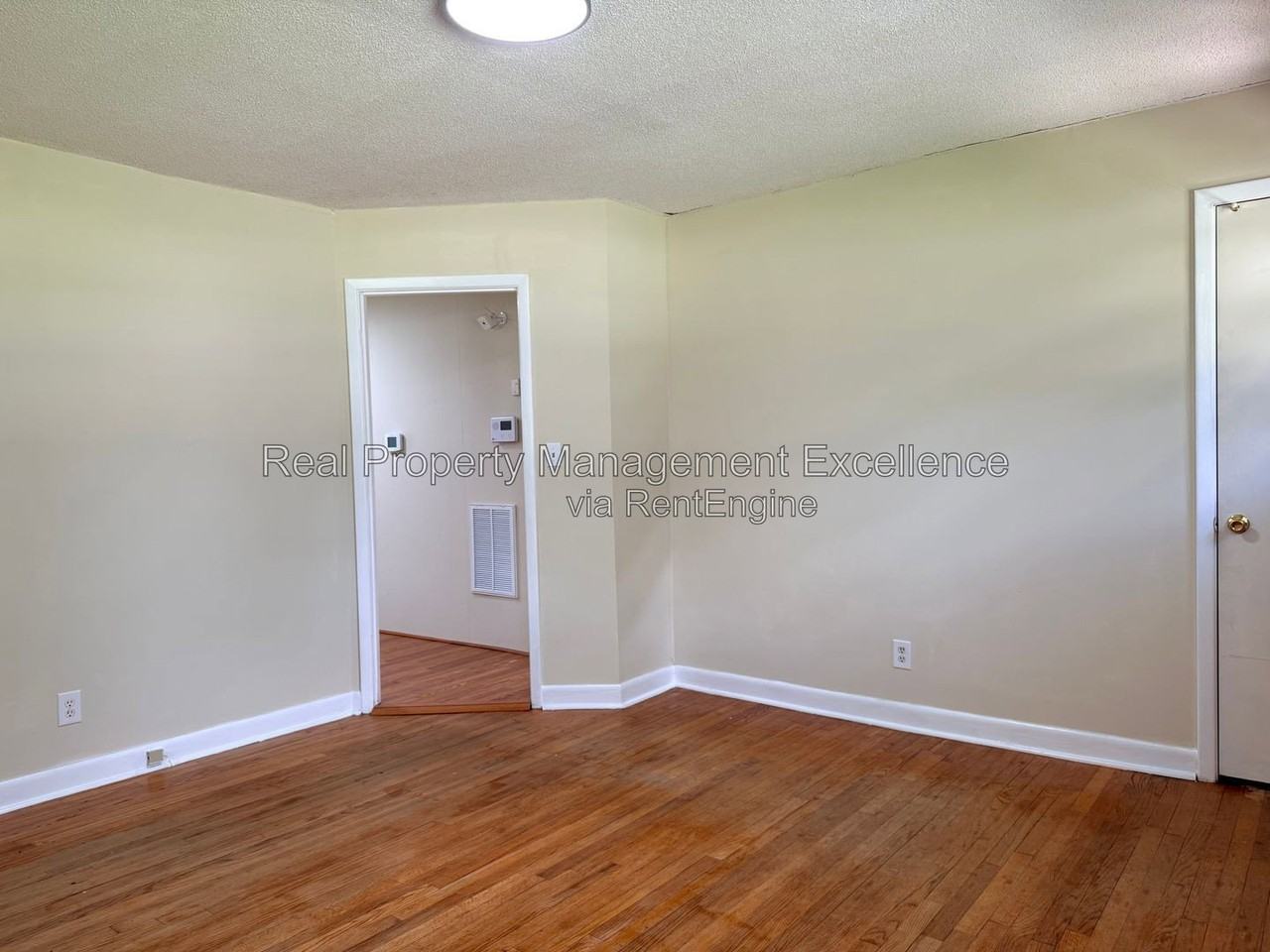 415 W 2nd St - Photo 4 of 43
