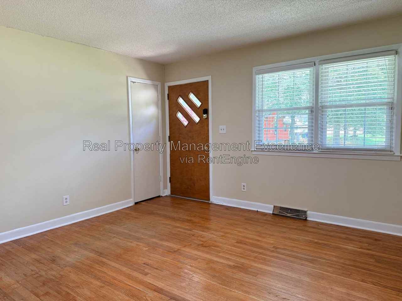 415 W 2nd St - Photo 5 of 43