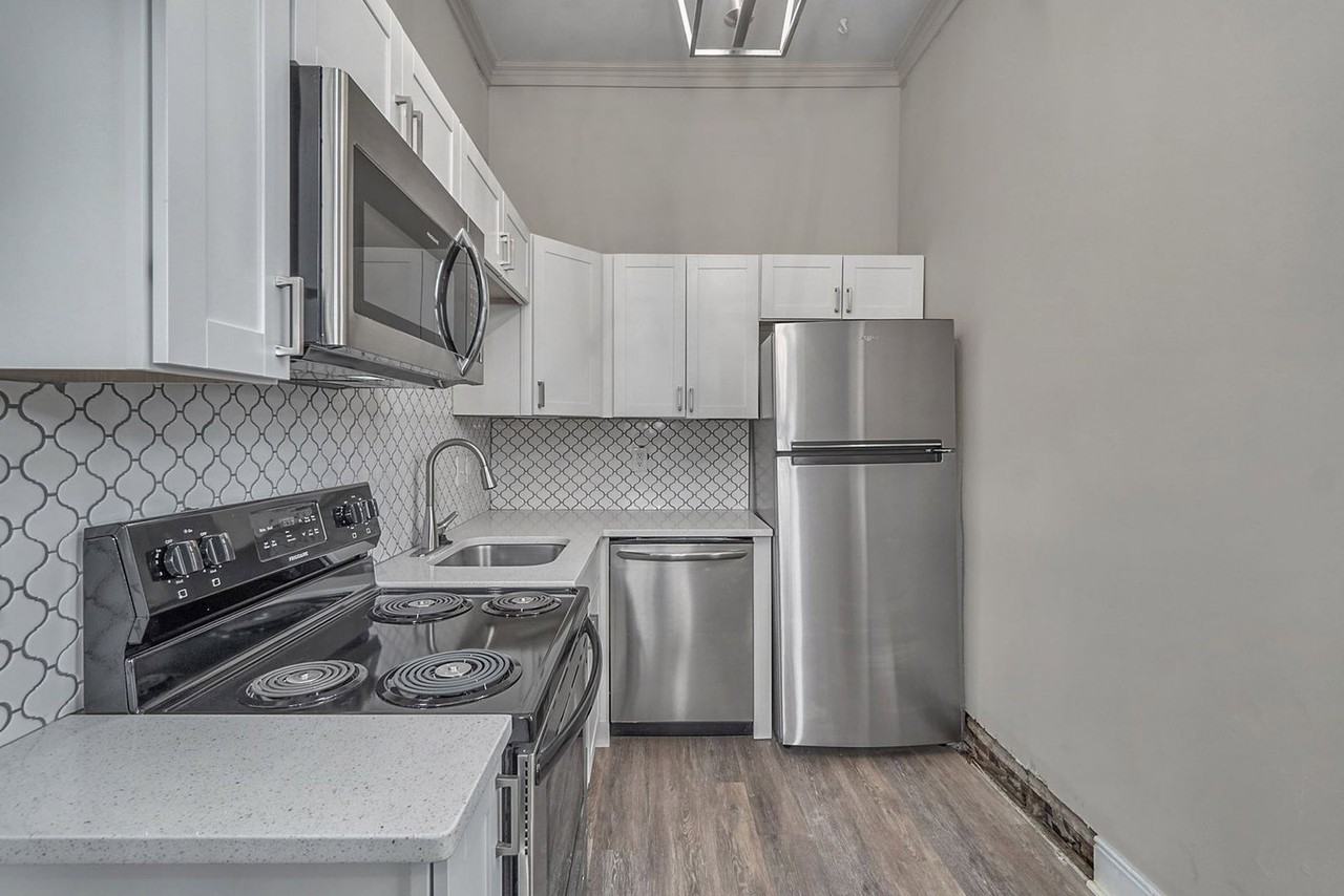 2215 W Grace St #2 - Photo 2 of 12