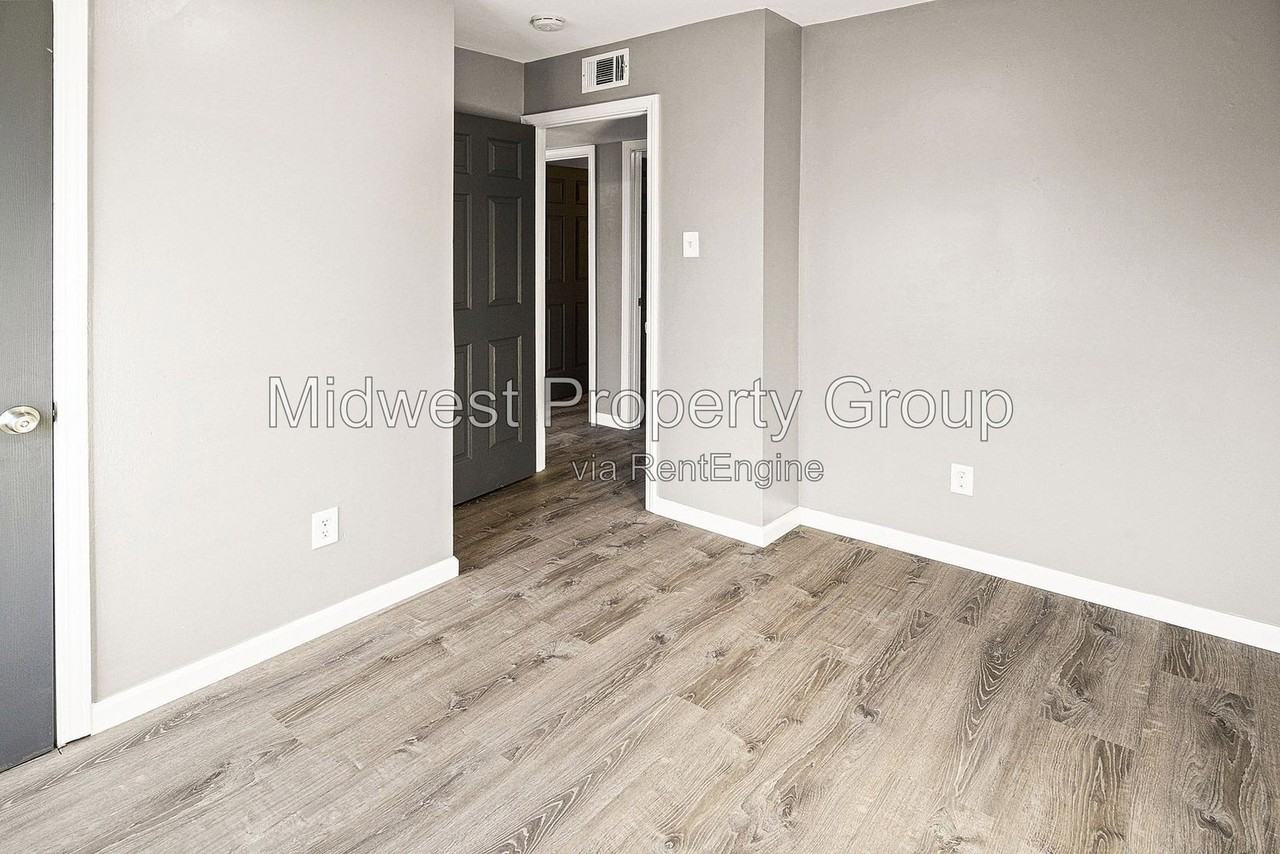 2857 Dawnview Dr - Photo 5 of 12
