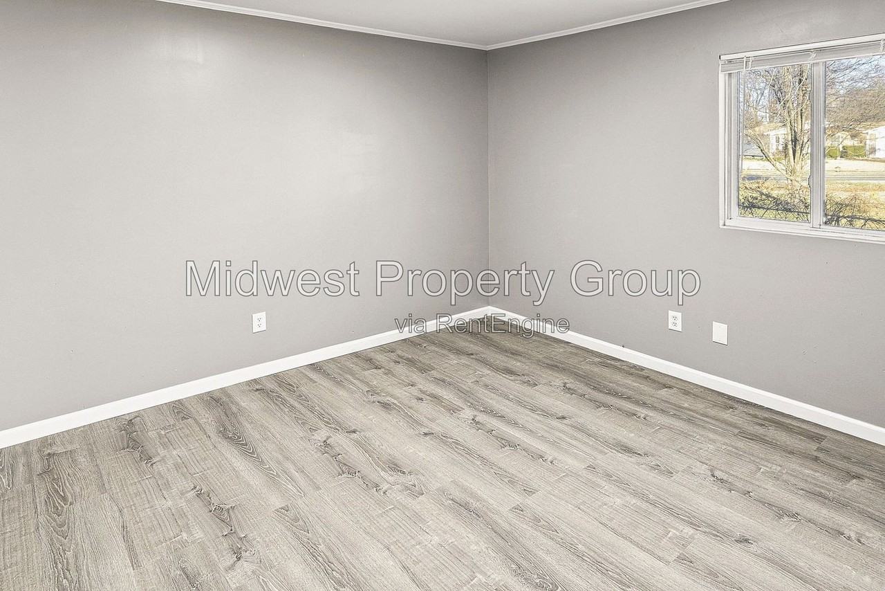 2857 Dawnview Dr - Photo 6 of 12