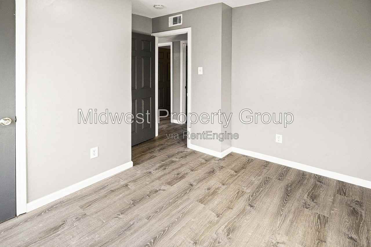 2857 Dawnview Dr - Photo 7 of 12