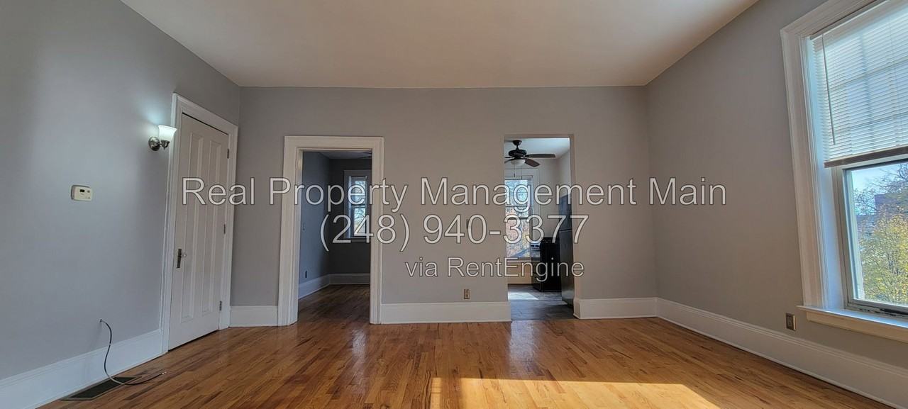 715 Parker St #5 - Photo 3 of 16