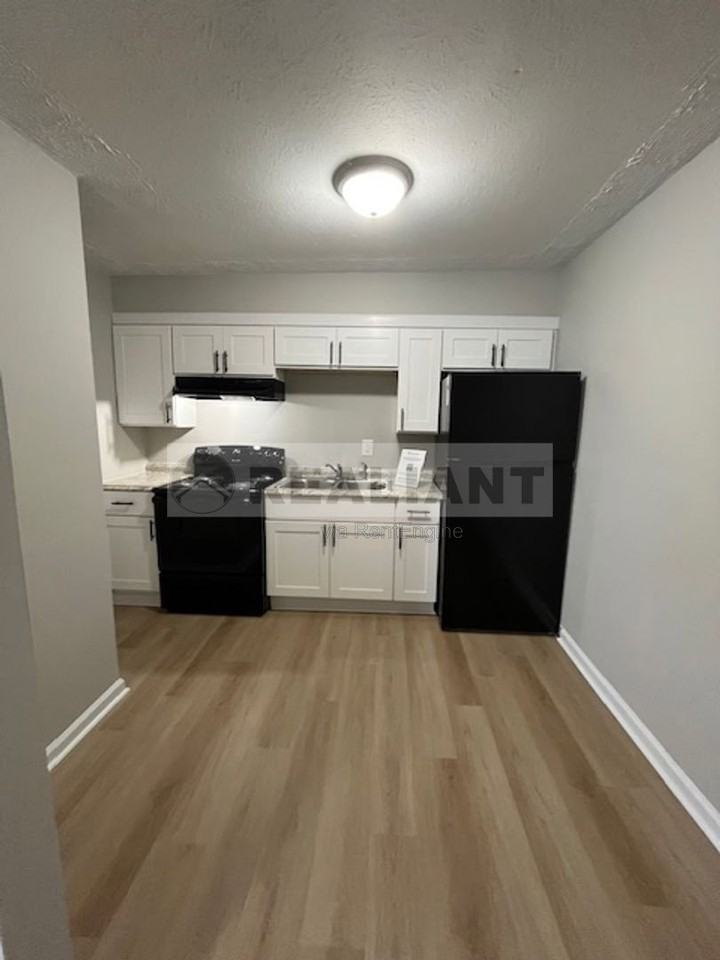 32 Mary St #5