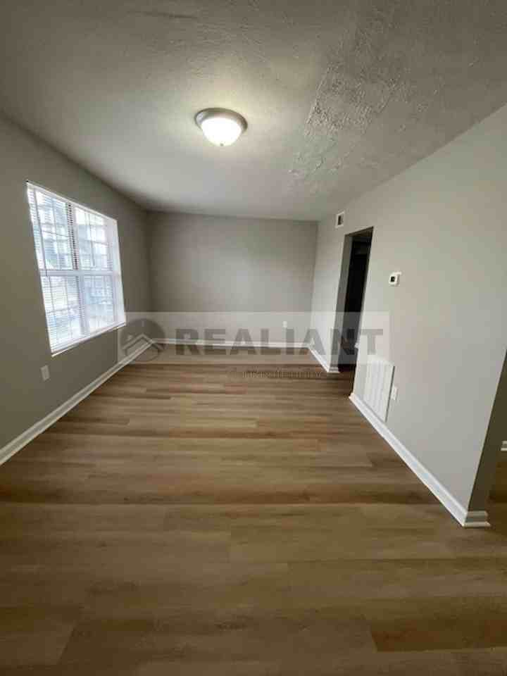 32 Mary St #5 - Photo 2 of 11
