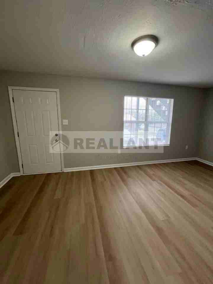 32 Mary St #5 - Photo 3 of 11