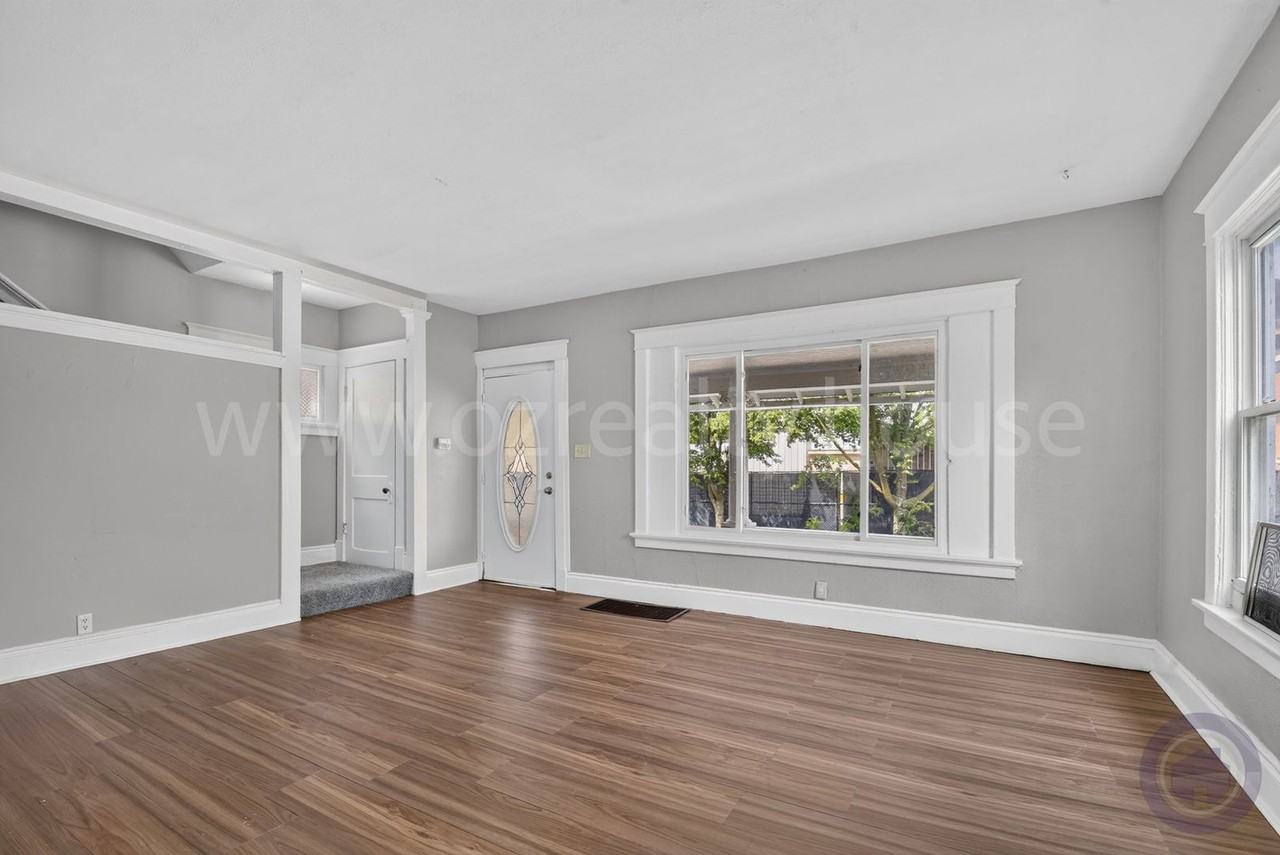 1023 Shadowlawn Dr - Photo 4 of 18