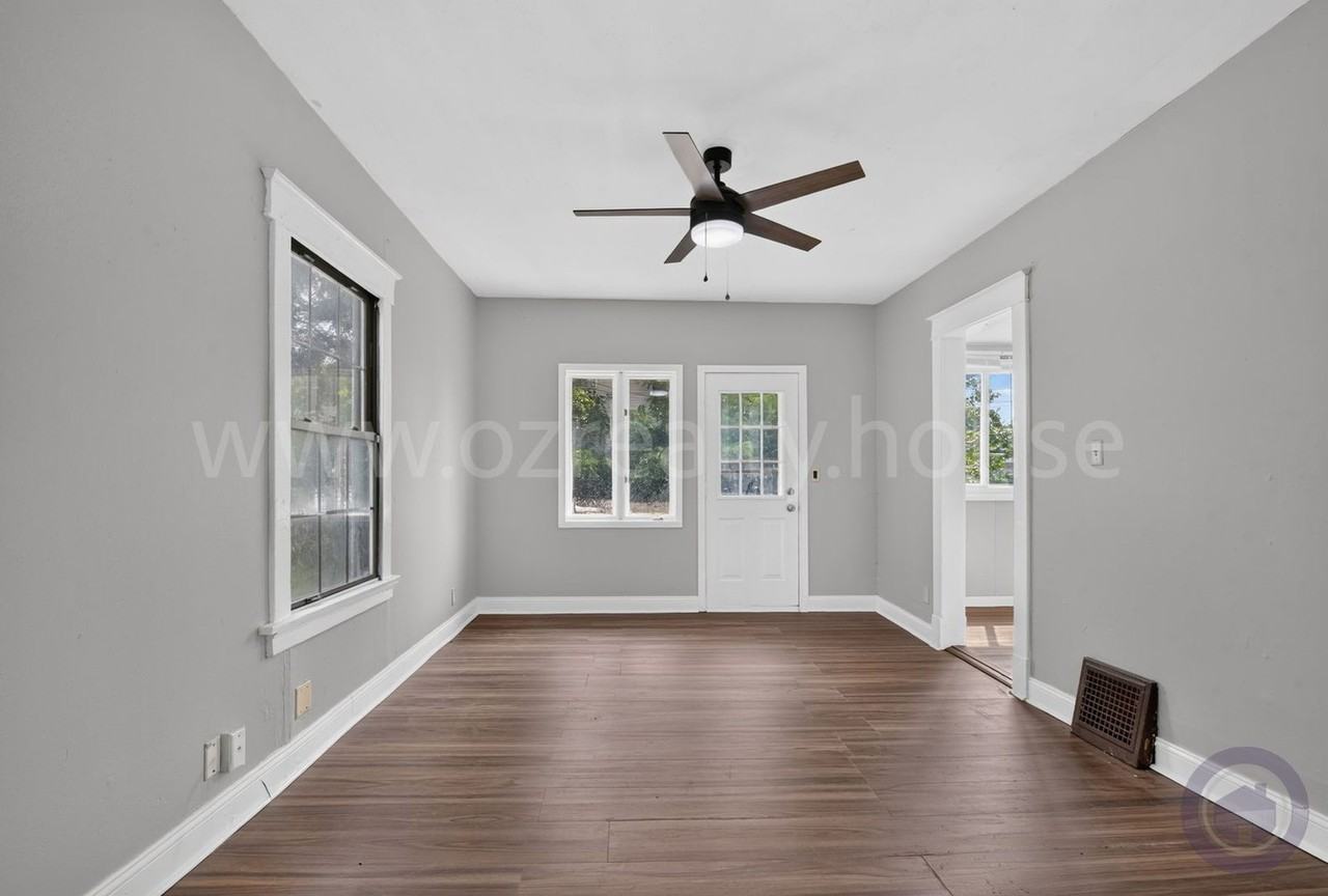 1023 Shadowlawn Dr - Photo 5 of 18