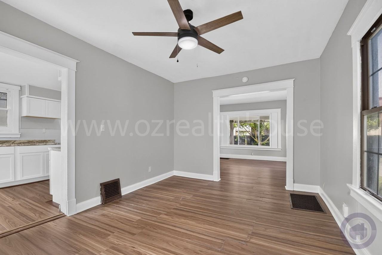 1023 Shadowlawn Dr - Photo 6 of 18