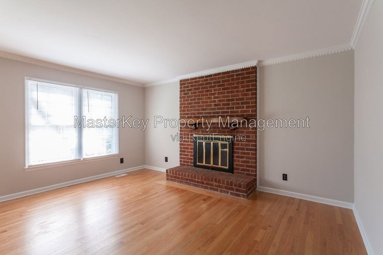 702 Buckingham Rd - Photo 4 of 16
