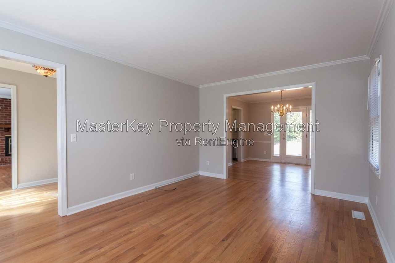 702 Buckingham Rd - Photo 5 of 16