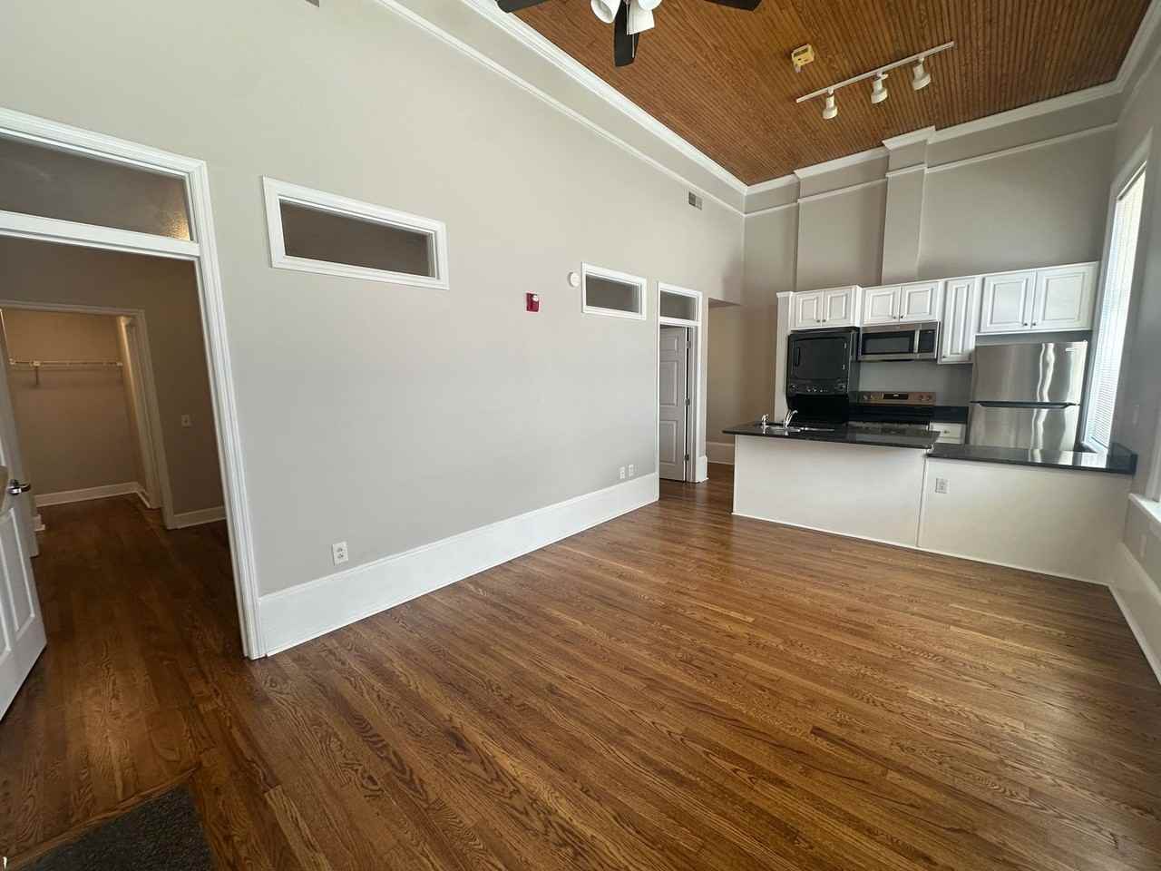 470 Poplar St #204 - Photo 3 of 16
