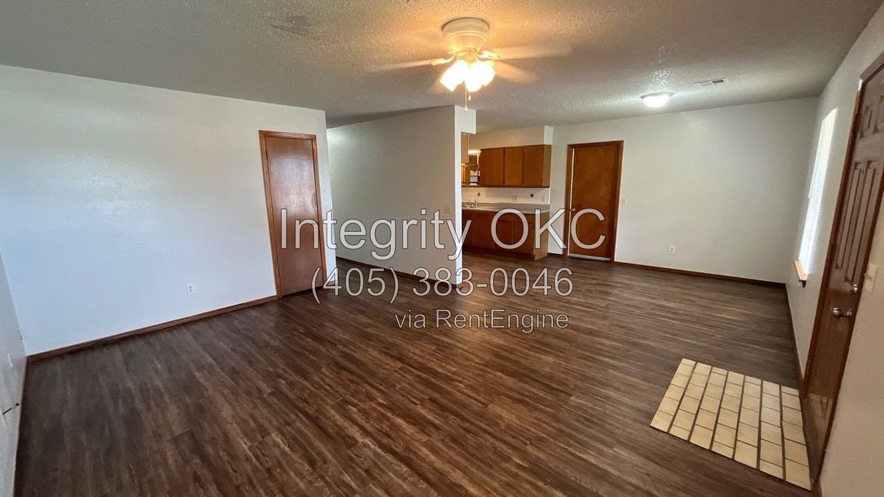 1501 Se 52nd St - Photo 3 of 16