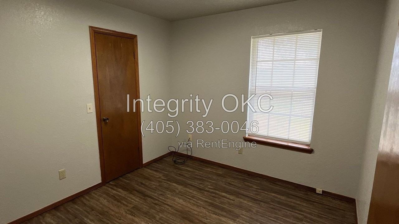 1501 Se 52nd St - Photo 6 of 16