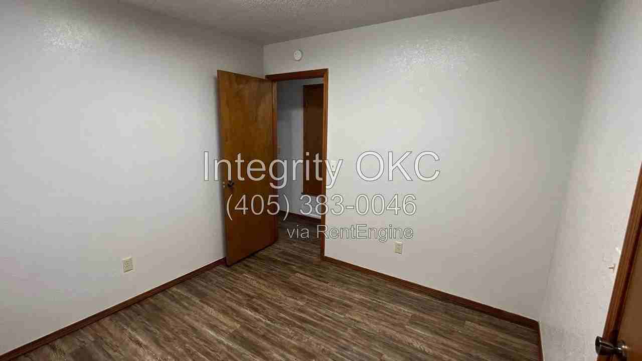 1501 Se 52nd St - Photo 7 of 16