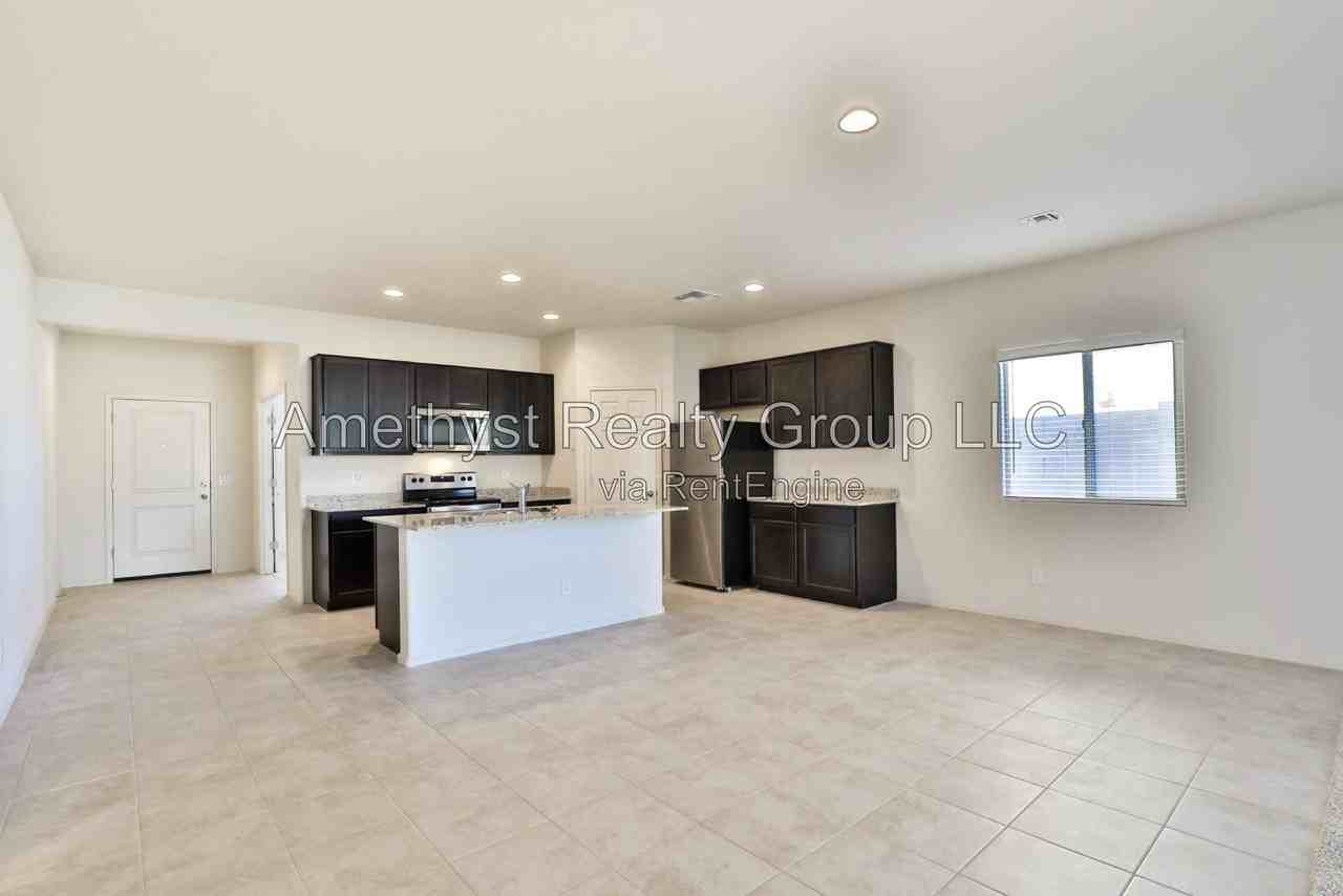24642 W Flores Dr - Photo 7 of 37