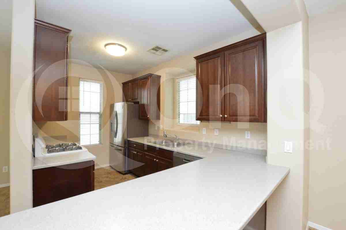 1453 S Sinova Ave - Photo 2 of 24