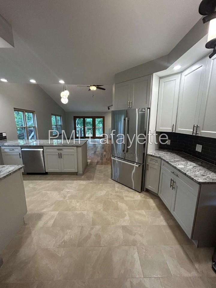 3581 Creek Rdg - Photo 7 of 25