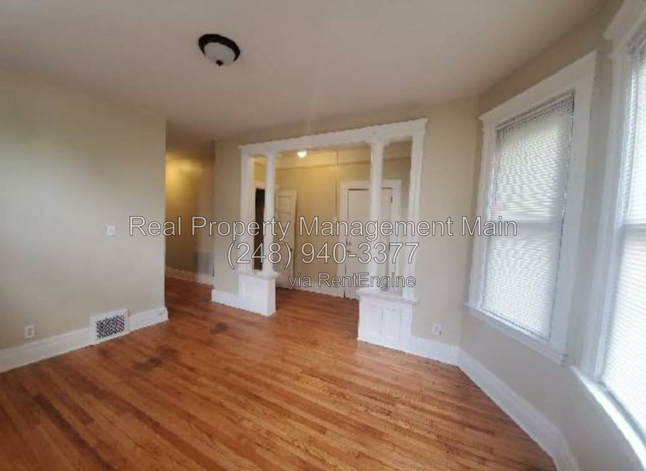 644 E Ferry St #2E - Photo 2 of 32