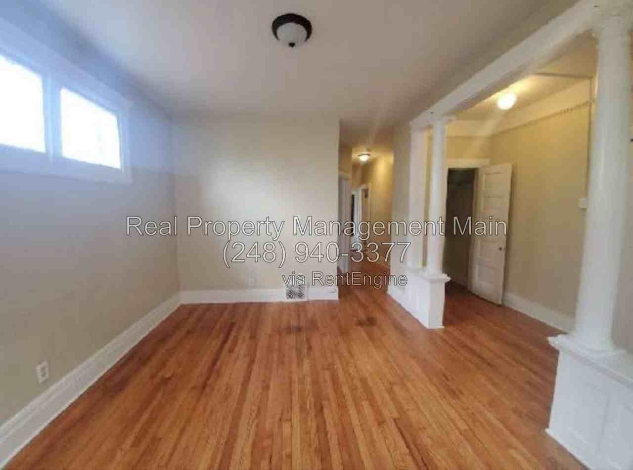 644 E Ferry St #2E - Photo 4 of 32