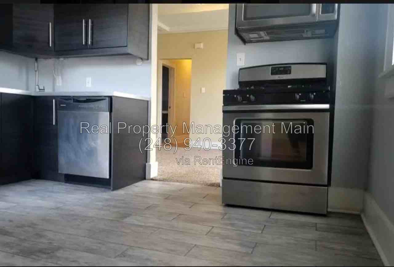 644 E Ferry St #2E - Photo 5 of 32