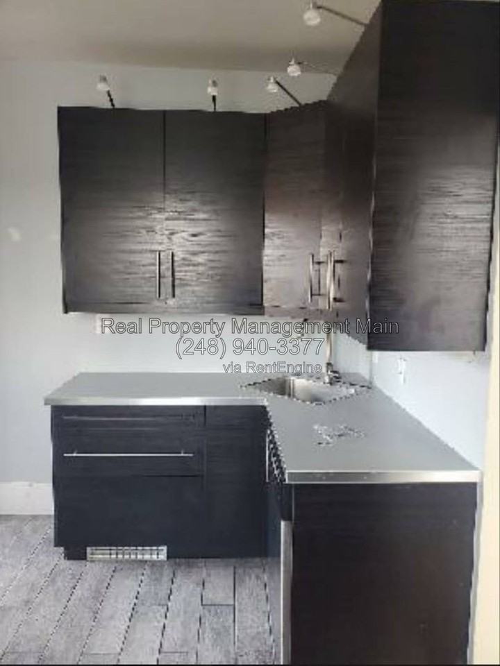 644 E Ferry St #2E - Photo 6 of 32