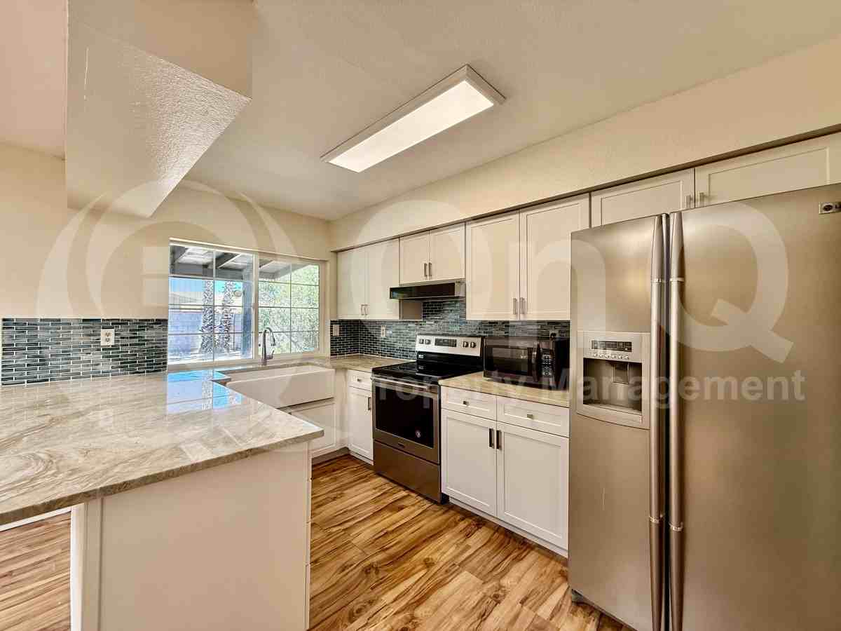 2933 S Extension Rd - Photo 4 of 25