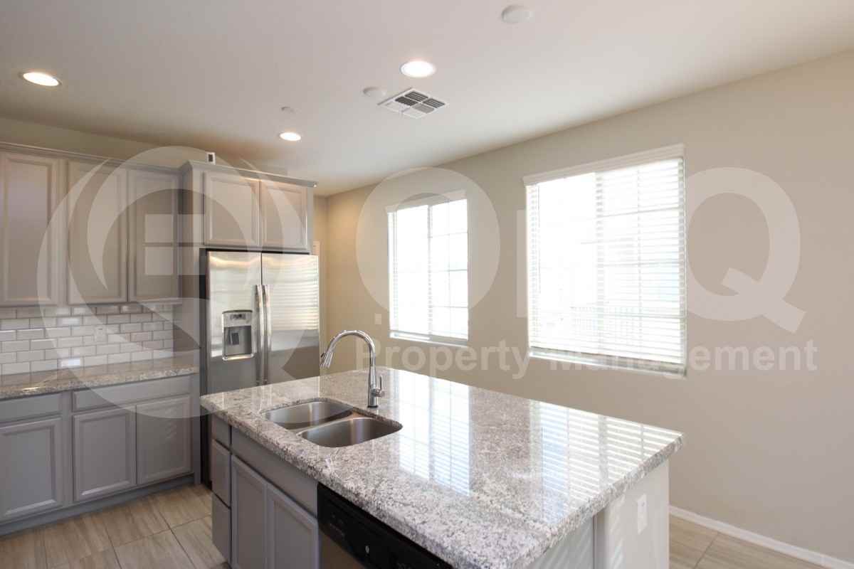 1731 E Dogwood Ln - Photo 4 of 15