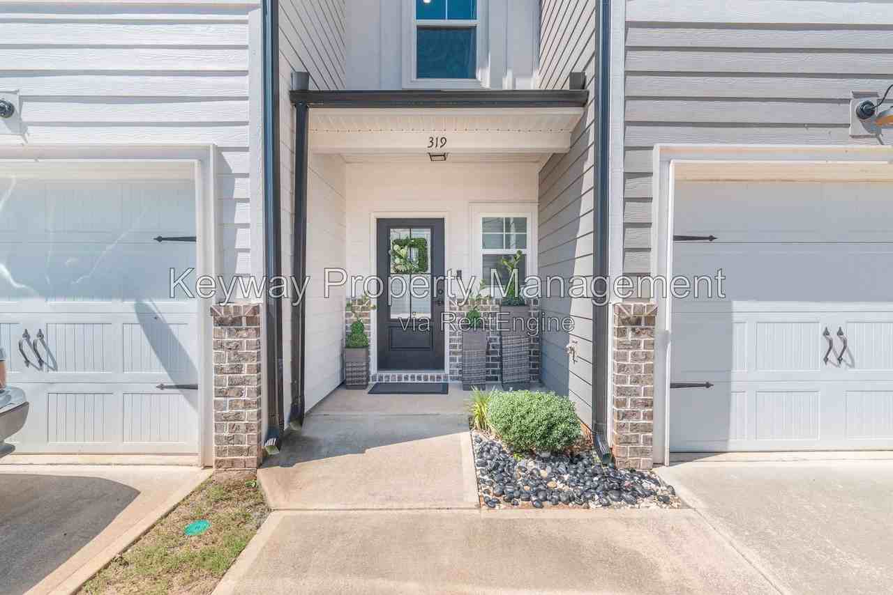 319 Sumac Trl - Photo 4 of 34