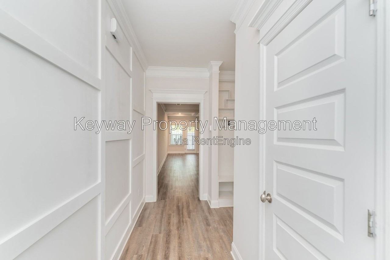 319 Sumac Trl - Photo 5 of 34