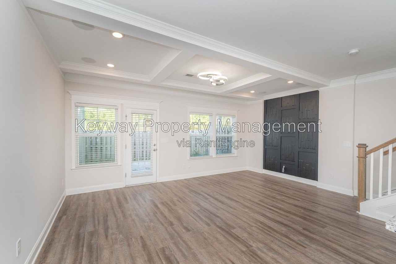 319 Sumac Trl - Photo 6 of 34