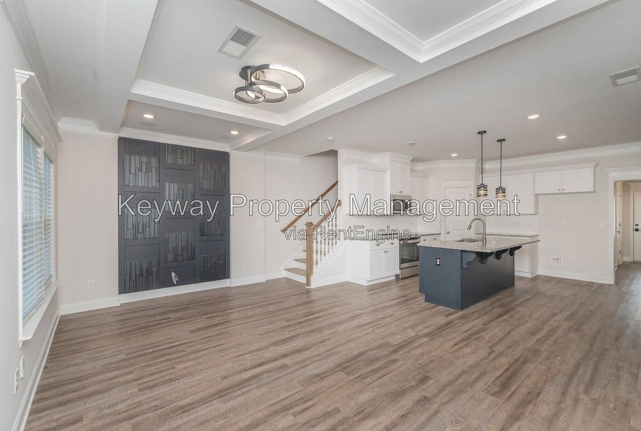 319 Sumac Trl - Photo 7 of 34