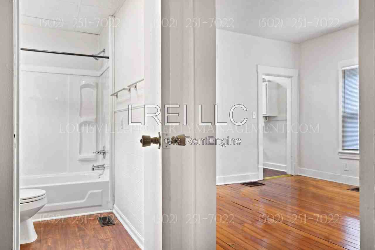 2334 Standard Ave - Photo 3 of 18