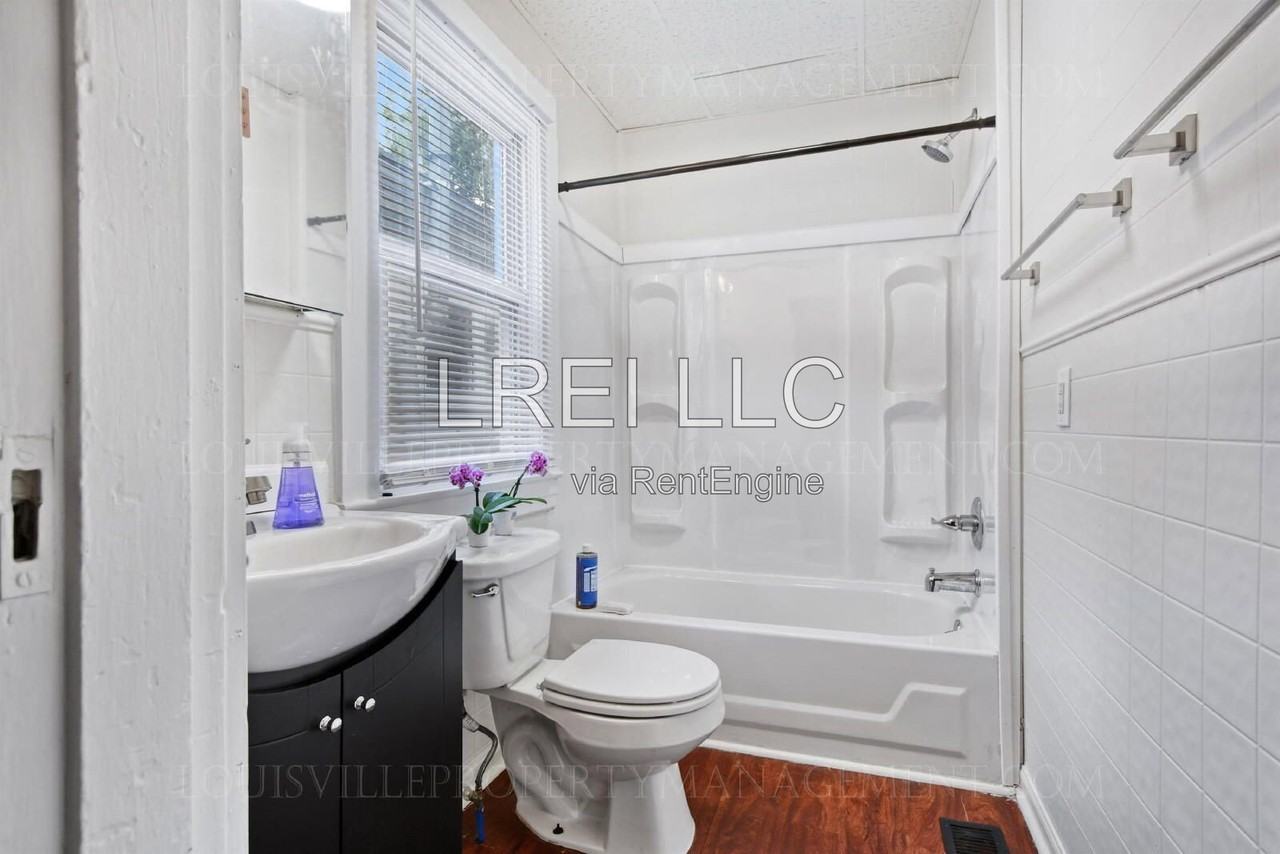 2334 Standard Ave - Photo 4 of 18